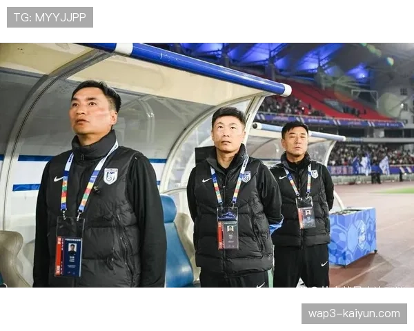 李国旭防反体系挑战铜梁龙铁血防守，英博主场战术博弈检验黑马成色